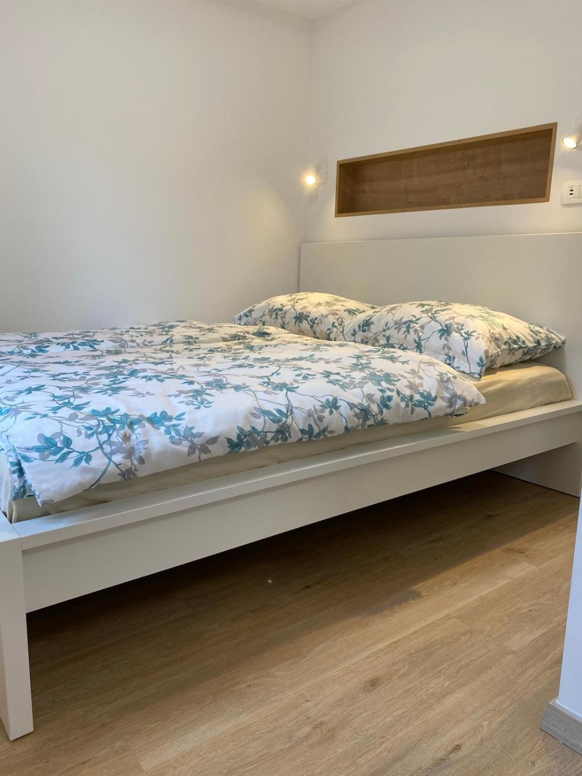 Studio Bela Radovljica Luaran gambar