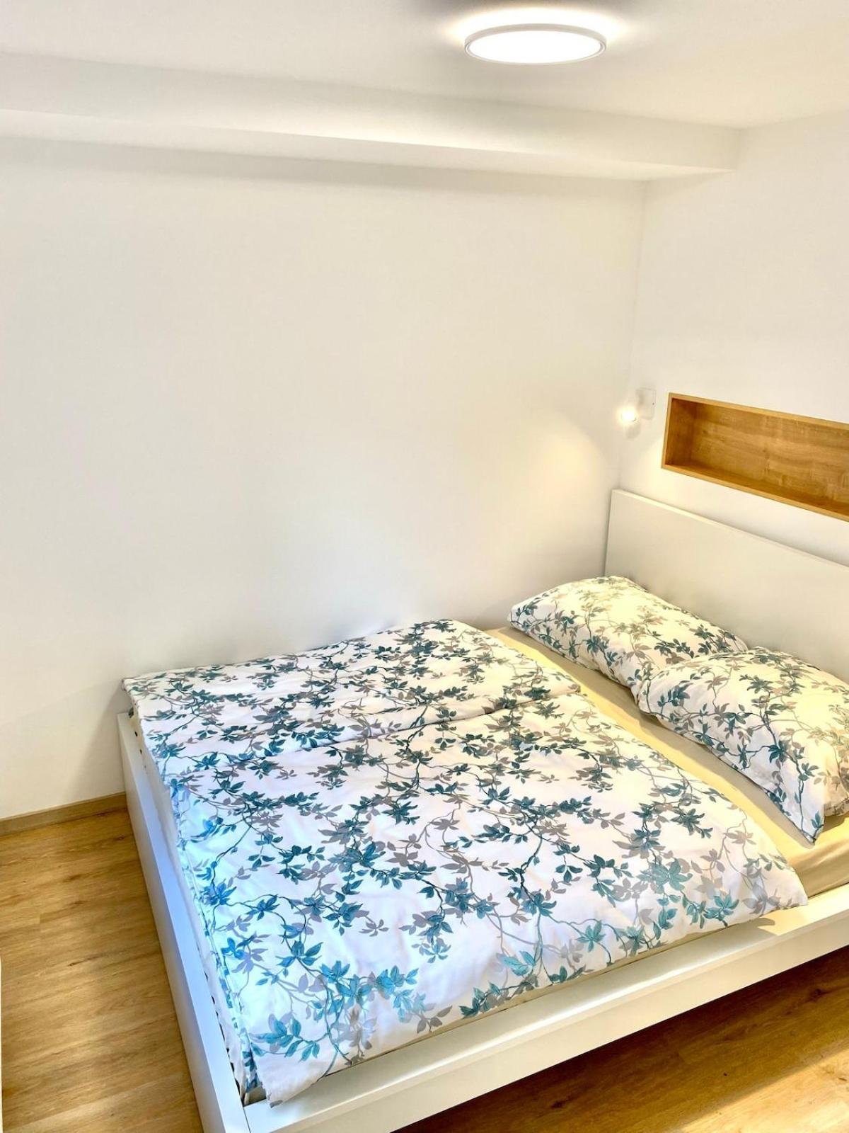 Studio Bela Radovljica Luaran gambar